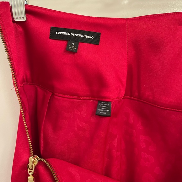 Express DesignStudio Mini Pencil Skirt. Size 4. - Picture 5 of 8